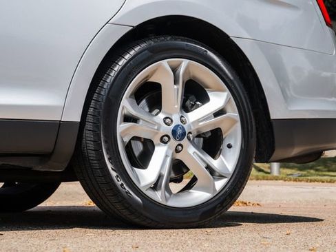 Used 2010 Ford Taurus SHO image 53