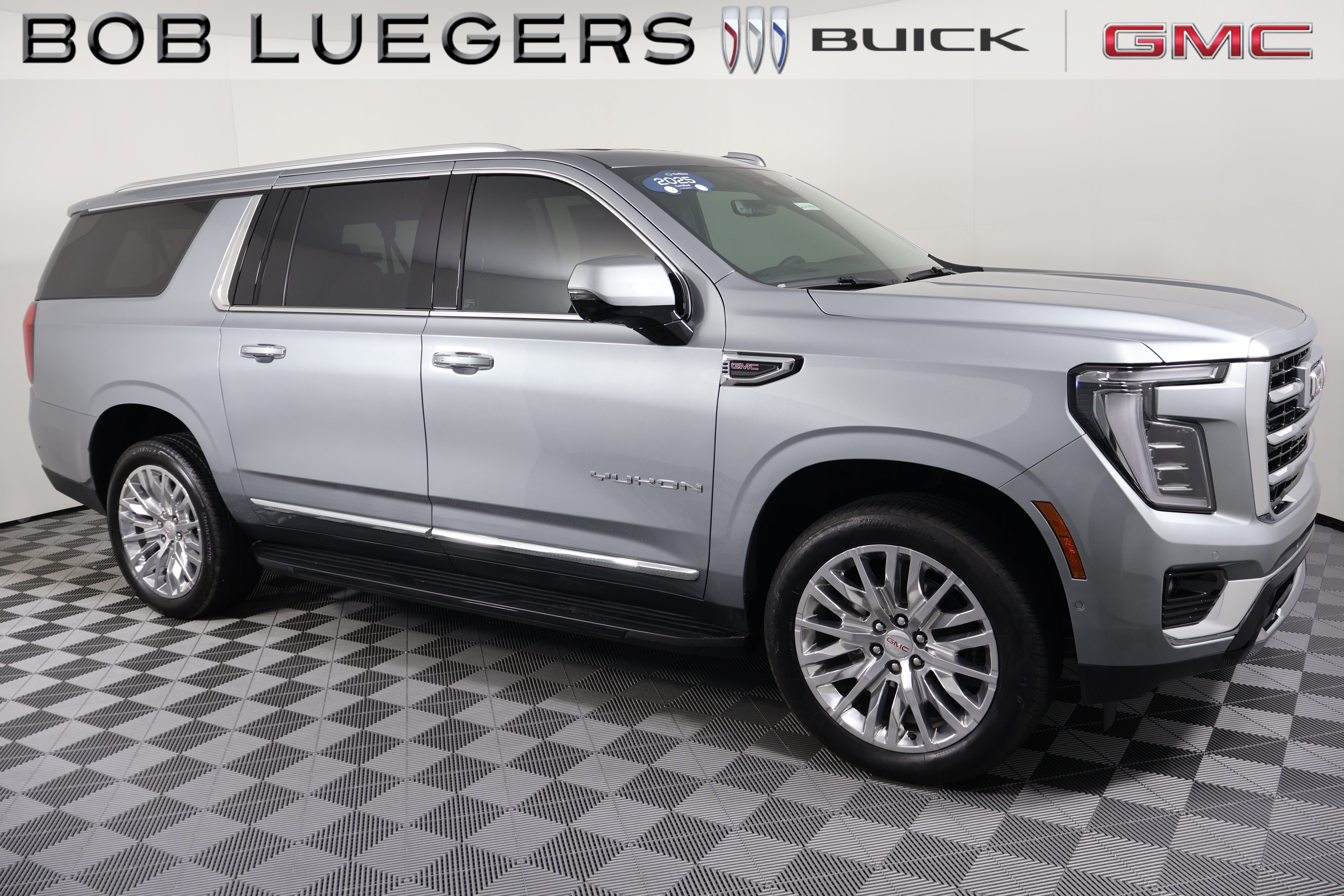 Certified 2025 GMC Yukon XL Elevation w/ Elevation Premium Package AWD/4WD image 2