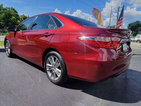 Used 2016 Toyota Camry SE image 5