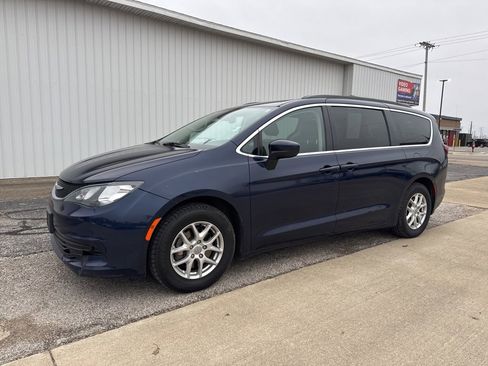 Used 2020 Chrysler Voyager Lxi image 37