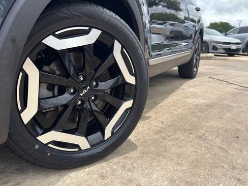 Certified 2024 Kia Telluride EX w/ EX Captain's Chair Package AWD/4WD image 2