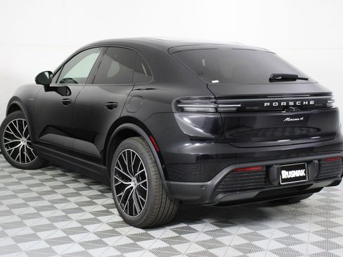 New 2026 Porsche Macan 4 Electric image 3
