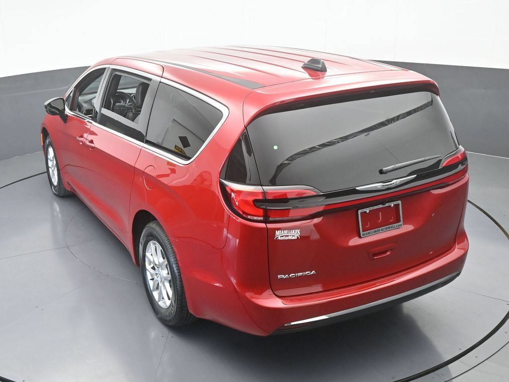 New 2026 Chrysler Pacifica Select FWD image 46
