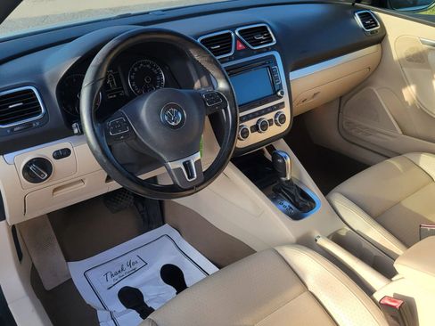 Used 2013 Volkswagen Eos Komfort FWD image 8