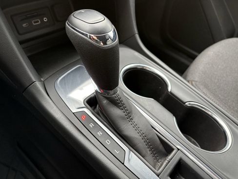 Used 2021 Chevrolet Equinox LT image 19