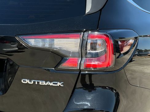 Used 2024 Subaru Outback Premium AWD/4WD image 28