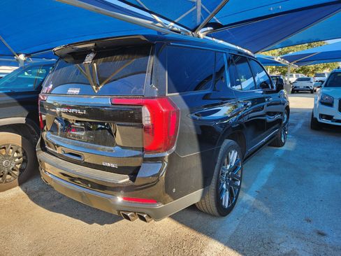 Used 2026 GMC Yukon Denali Ultimate w/ LPO, Floor Liner Package AWD/4WD image 4