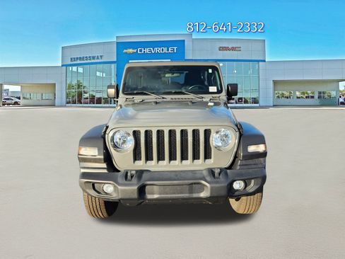 Used 2022 Jeep Wrangler Unlimited Sport image 2