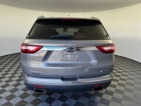 Used 2018 Chevrolet Traverse Premier w/ Driver Confidence II Package FWD image 6