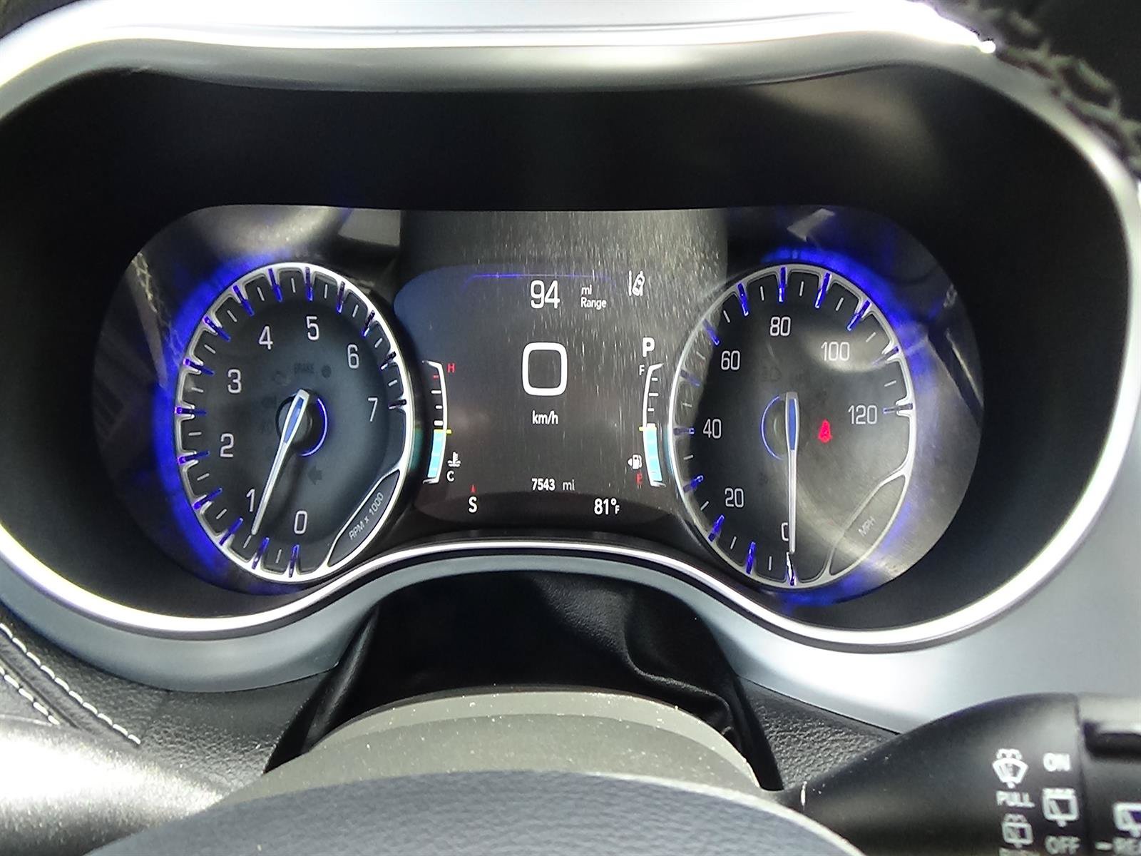 Used 2026 Chrysler Pacifica Limited FWD image 27