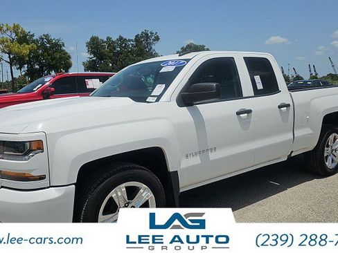 Used 2017 Chevrolet Silverado 1500 Custom w/ Custom Convenience Package AWD/4WD image 1