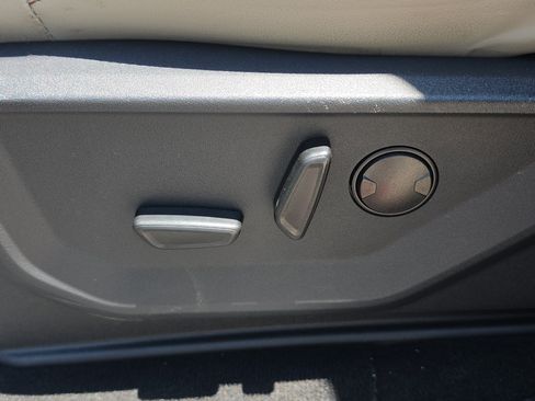 Used 2025 Ford Expedition Active RWD image 10