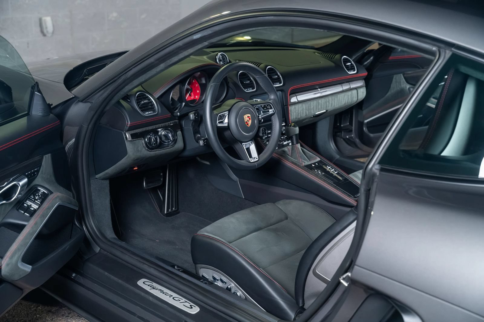 Used 2024 Porsche 718 Cayman GTS RWD image 70