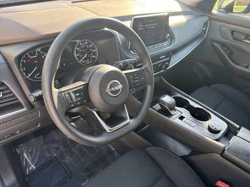 Used 2023 Nissan Rogue S image 12