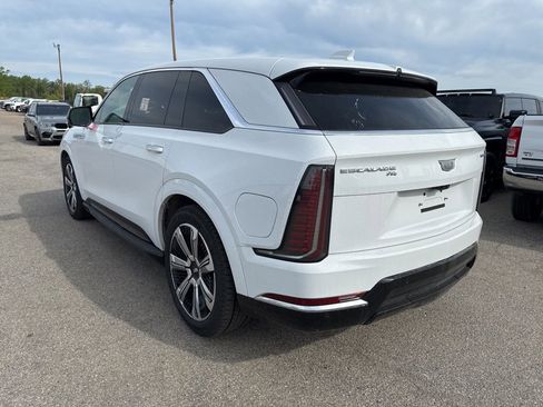 Used 2025 Cadillac Escalade IQ Luxury 2 w/ LPO, Premium Carpet Package image 2