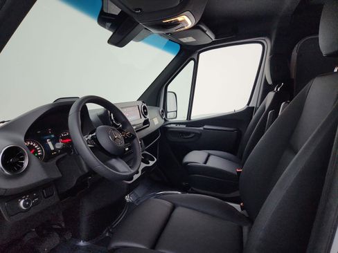 New 2026 Mercedes-Benz Sprinter 2500 image 9