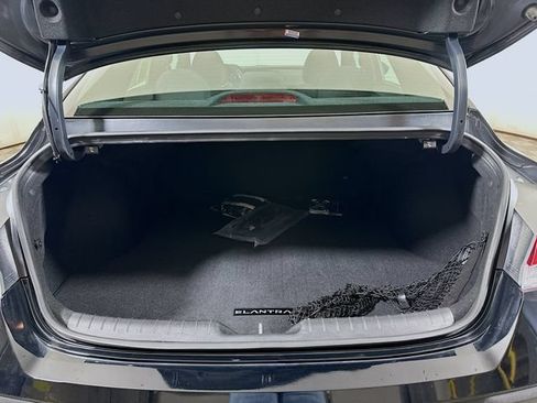 Certified 2025 Hyundai Elantra SEL FWD image 29