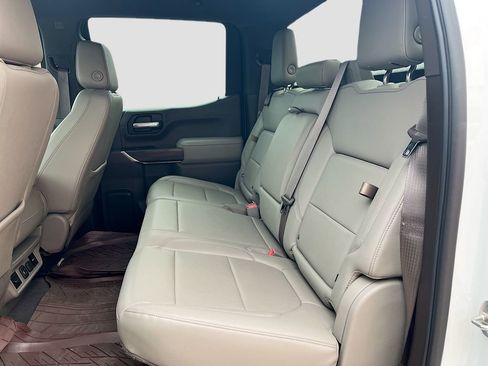 Used 2019 GMC Sierra 1500 SLT w/ X31 Off-Road Package AWD/4WD image 25