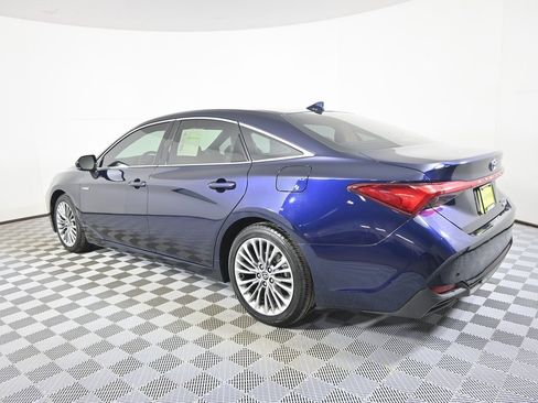 Used 2021 Toyota Avalon Limited w/ Advanced Safety Package image 4
