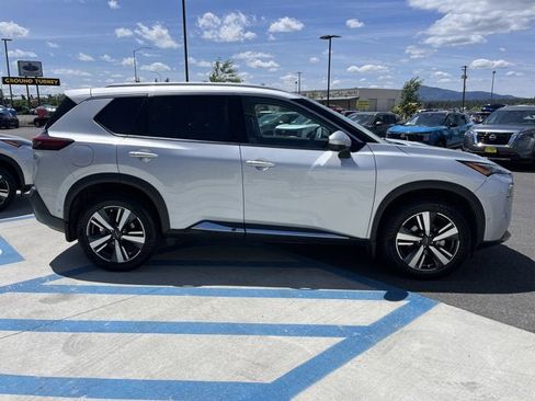 Certified 2022 Nissan Rogue SL w/ SL Premium Package image 5