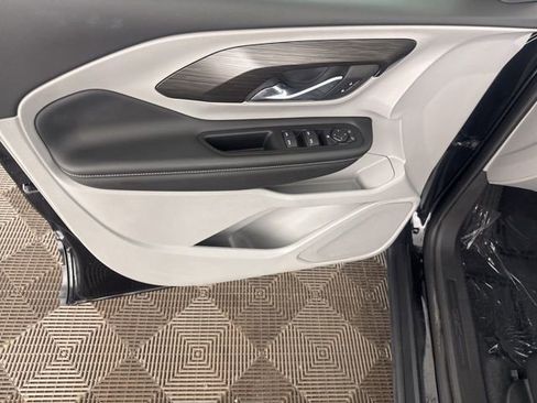 Used 2024 GMC Terrain SLE image 21