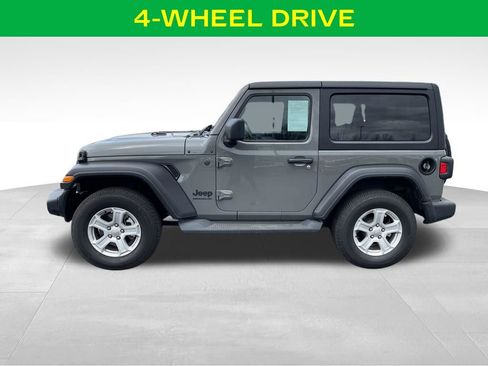 Used 2022 Jeep Wrangler Sport image 7