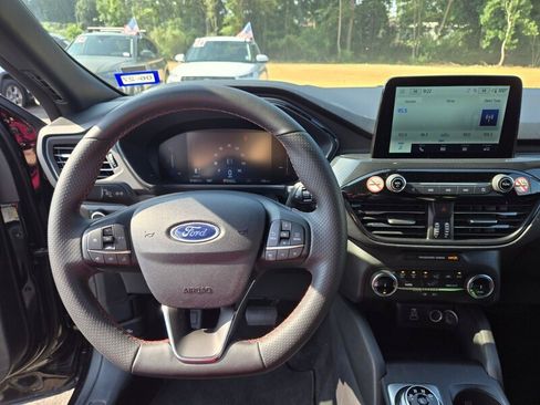 Used 2025 Ford Escape ST-Line FWD image 7