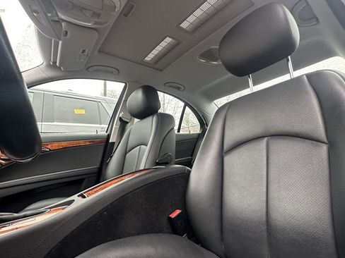 Used 2007 Mercedes-Benz E 350 4MATIC Sedan image 6