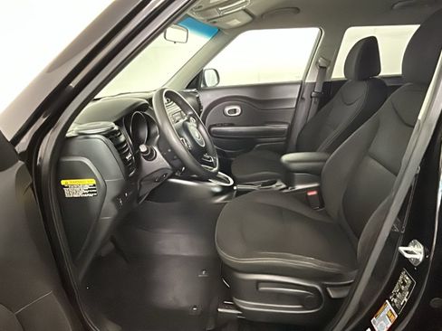 Used 2019 Kia Soul FWD image 14