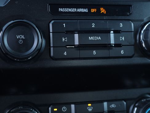 Used 2019 Ford F150 XL w/ Equipment Group 101A Mid image 9