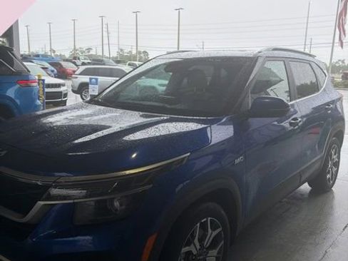 Used 2022 Kia Seltos EX AWD/4WD image 1