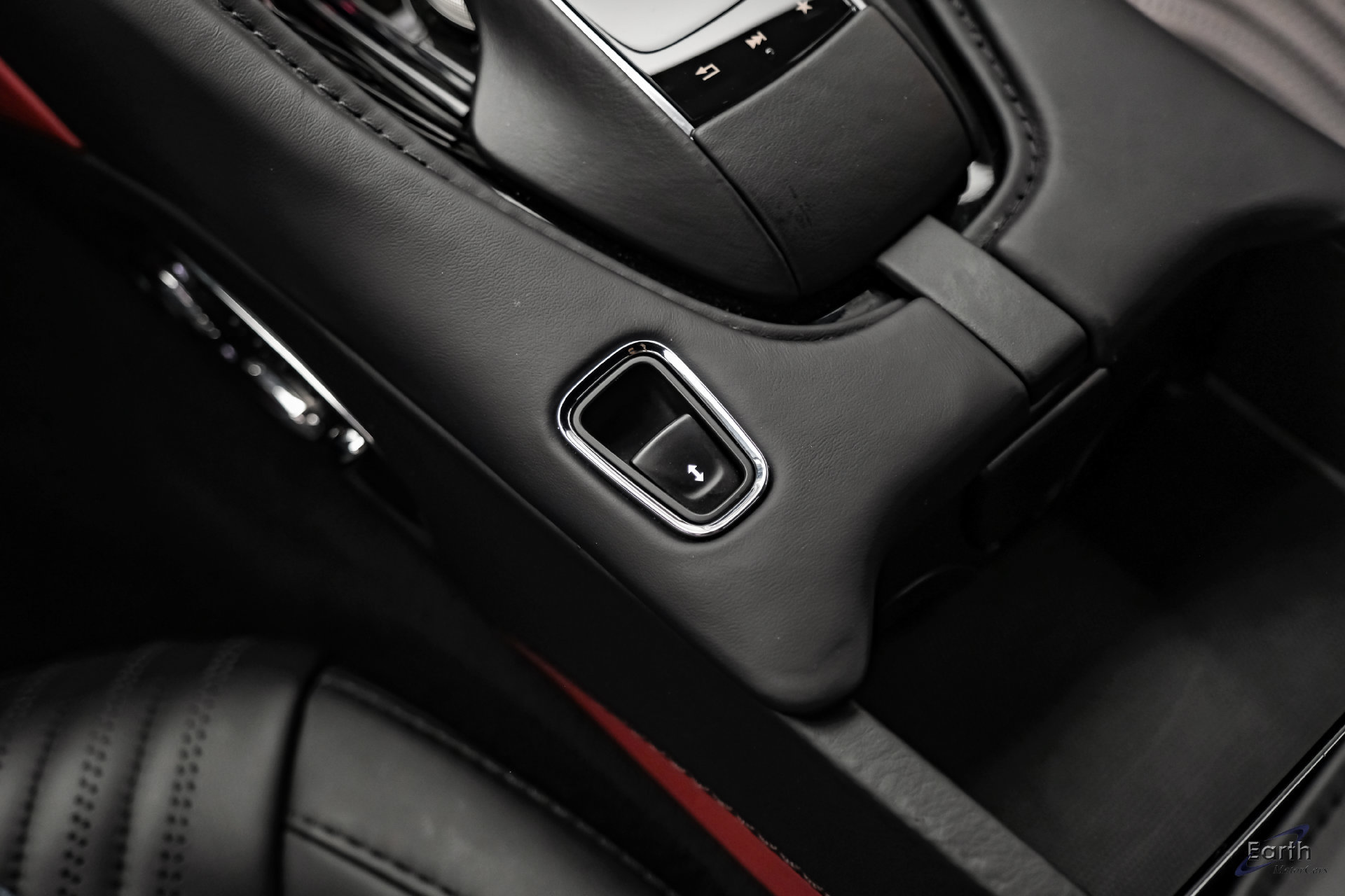 Used 2021 Aston Martin DB11 Coupe RWD image 50