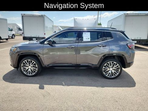 Used 2022 Jeep Compass Limited w/ Elite Group AWD/4WD image 4