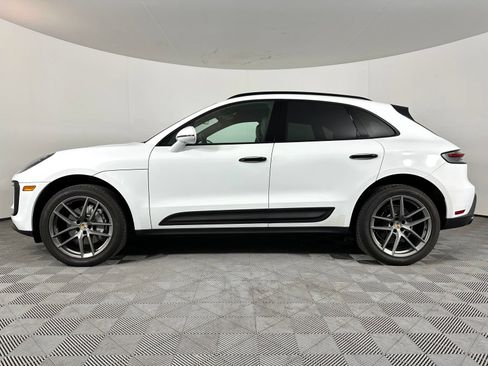 Used 2022 Porsche Macan AWD/4WD image 18