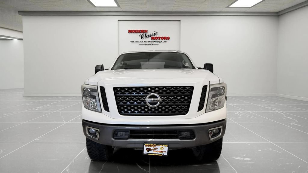 Used 2017 Nissan Titan PRO-4X w/ Pro-4x Convenience Package AWD/4WD image 2
