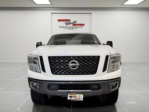 Used 2017 Nissan Titan PRO-4X w/ Pro-4x Convenience Package AWD/4WD image 2