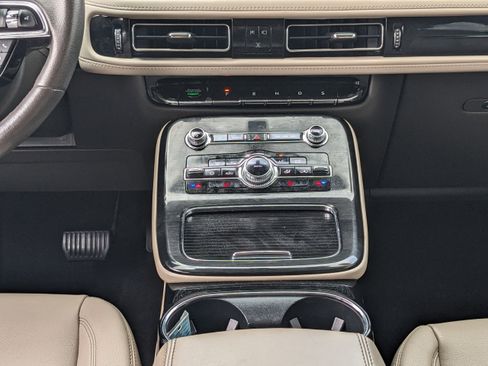 Used 2023 Lincoln Nautilus AWD w/ Premium Package image 17