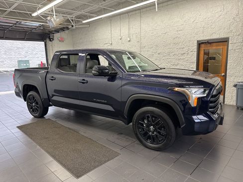 Used 2025 Toyota Tundra Limited image 1