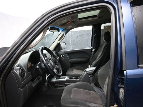 Used 2004 Jeep Liberty Limited w/ Trailer Tow Group image 16