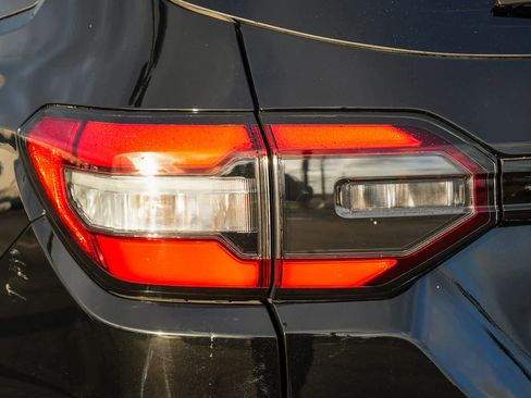 Used 2025 Honda Pilot Elite image 9