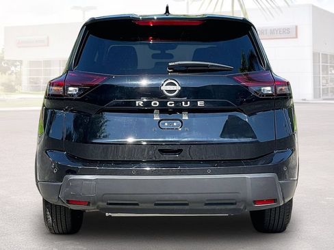Used 2025 Nissan Rogue SV FWD image 16