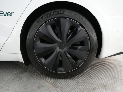 Used 2022 Tesla Model S AWD/4WD image 9