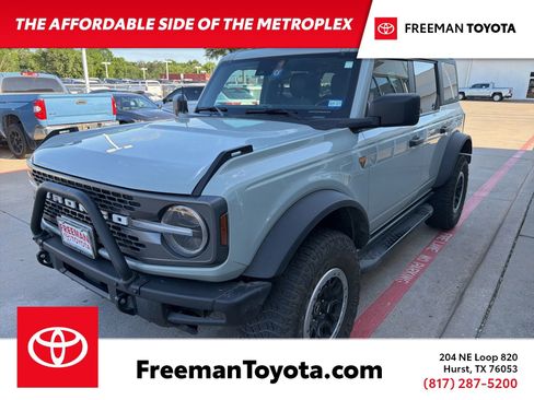 Used 2022 Ford Bronco Badlands w/ Sasquatch Package AWD/4WD image 1