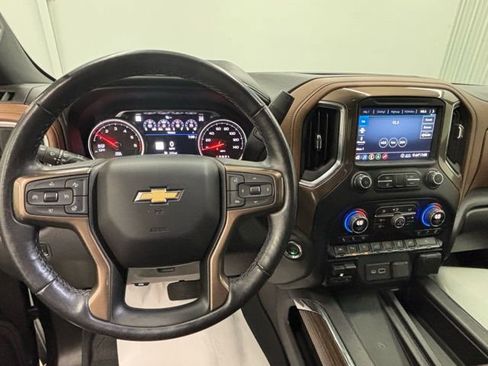 Used 2020 Chevrolet Silverado 1500 High Country w/ Technology Package image 24
