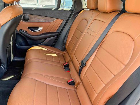 Used 2022 Mercedes-Benz GLC 300 4MATIC image 17