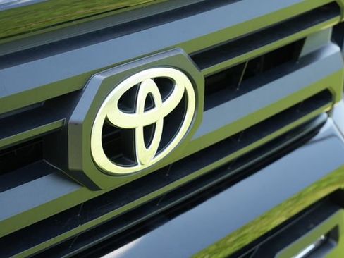 Used 2026 Toyota Tacoma SR5 RWD image 10