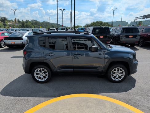 Used 2020 Jeep Renegade Sport w/ Sport Appearance Group AWD/4WD image 5