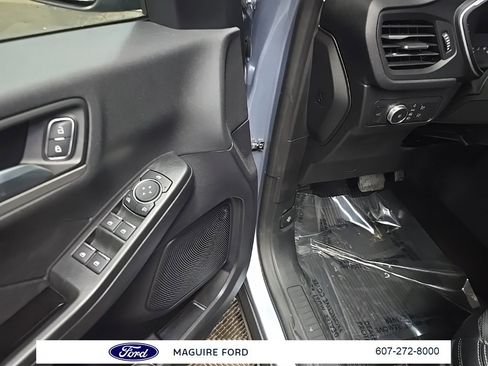 Used 2022 Ford Escape SEL image 30