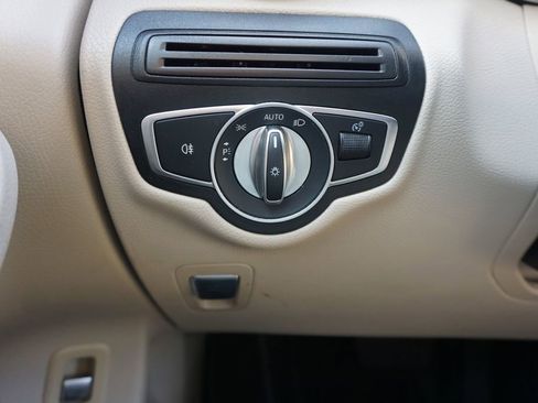 Used 2018 Mercedes-Benz GLC 300 image 4