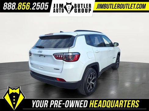 Used 2024 Jeep Compass Latitude w/ Altitude Special Edition AWD/4WD image 2